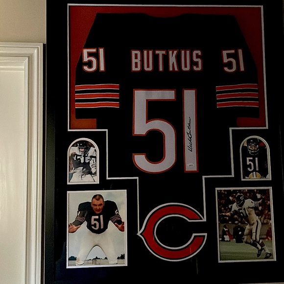 Autographed football jersey - Picture 1 of 3